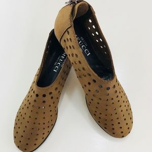 Sesto Meucci women's brown peeps leather loafers
